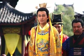 特别是宫中豢养了多只珍奇异兽,一直非常糟钱,等他儿子明孝宗朱佑樘