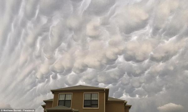  美 因强烈 风暴现棉花糖云 引民众围观(1)_探索者