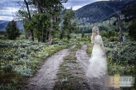 诡异﹗男子声称在高速公路上被性感女鬼勾引