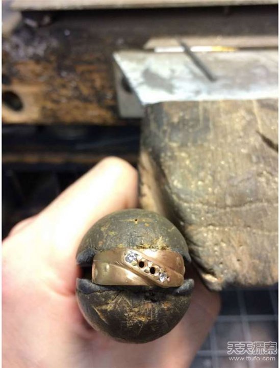 男子把婚戒掉进绞碎机：改造完后让人惊叹