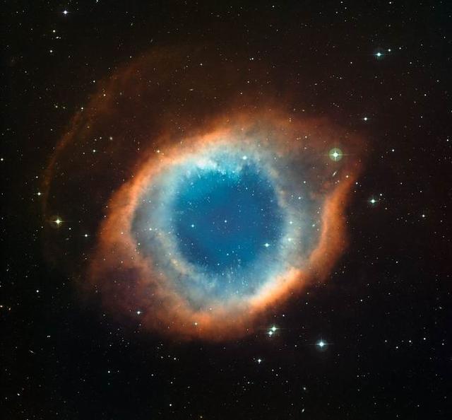 螺旋星云犹如漂浮在恒星之间的“巨大眼睛”(图)