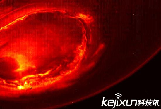 木星北极观测到诡异电波 朱诺号发回首批照片