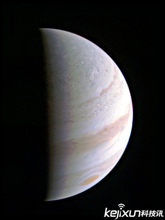 木星北极观测到诡异电波 朱诺号发回首批照片