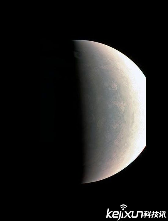 木星北极观测到诡异电波 朱诺号发回首批照片