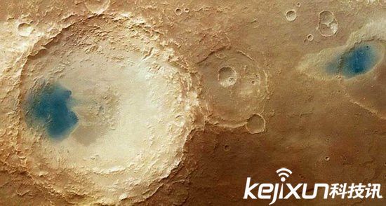 宇航局拍到火星表面“蓝色湖泊” 火星水源找到了