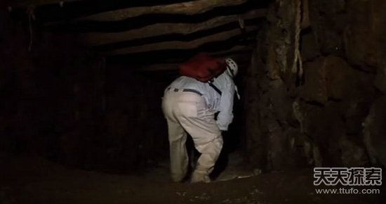 男子爬山捡到一颗怪石 专家鉴定后发财了