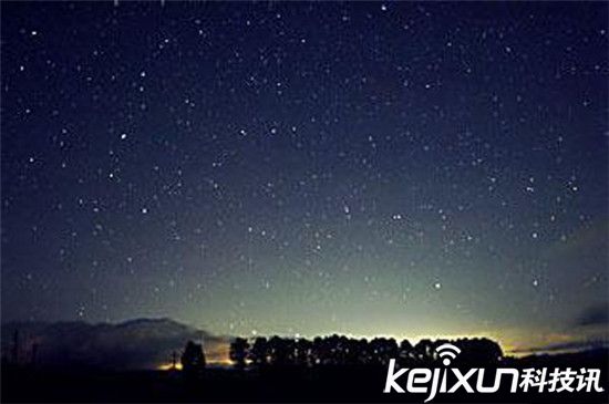 黑夜为什么是黑的?科学家终于搞明白了!