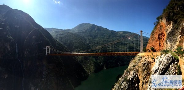 探秘澜沧江上的超级工程:张家界玻璃桥弱爆了