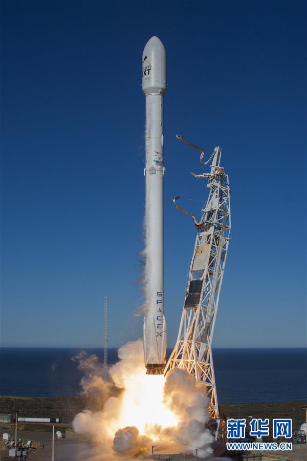 美“猎鹰9”火箭重返太空 首次成功在太平洋实现海上回收