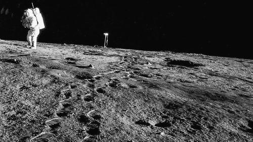 地球上的氧气早就吹到了月球 但那里没有更宜