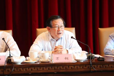 吉林省党政领导与院士专家座谈会召开 院士专家助力东北老工业基地振兴