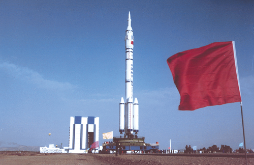 中国载人航天25年回眸:13个节点见证中国飞天梦 _头版 _光明网