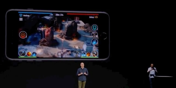 苹果展示iPhone X增强现实功能:AR游戏体验很