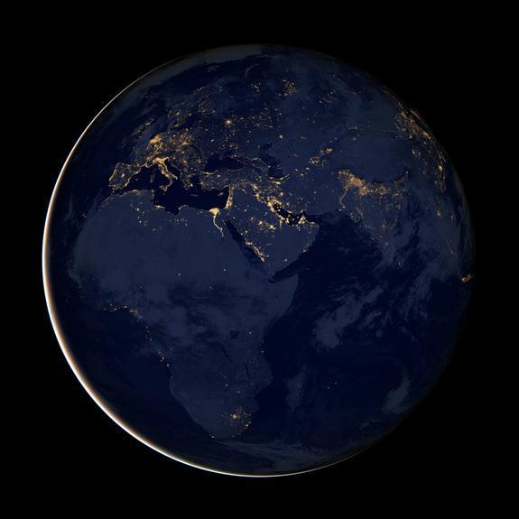 太空俯拍地球夜晚:不列颠群岛灯火辉煌(图)(2)