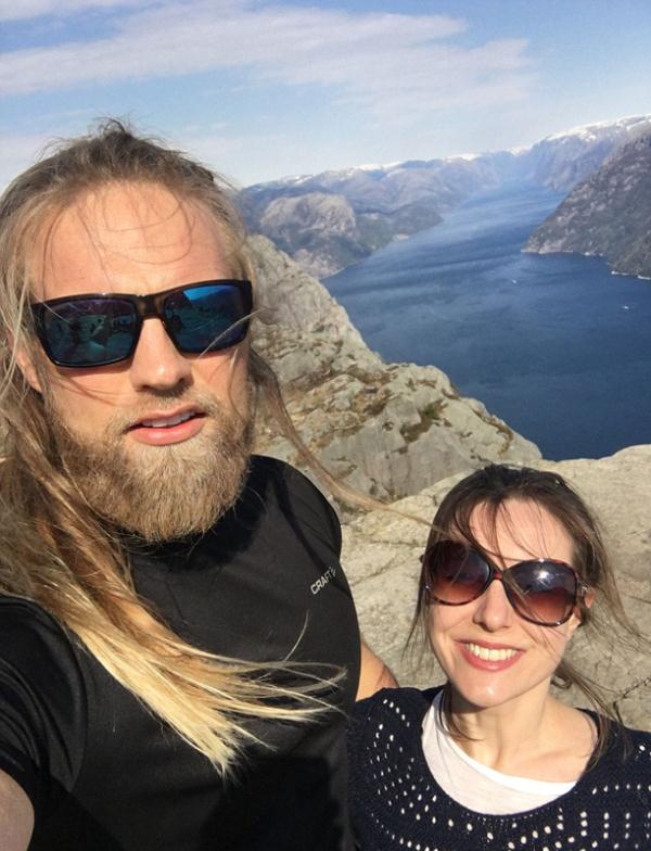 挪威军官因酷似"雷神"索尔爆红网络