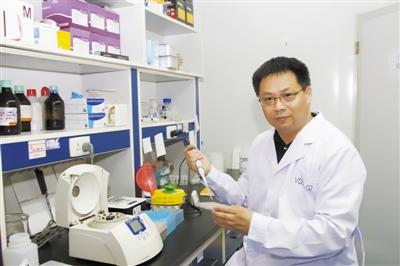 他把化学残留 挡在餐桌之外