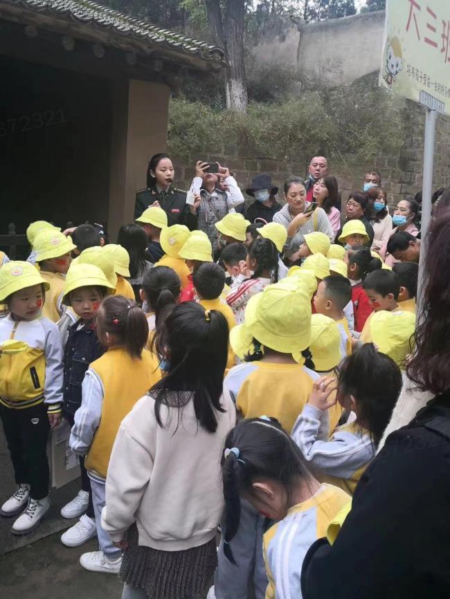 景区春节不打烊背后 有他们在守护幸福生活