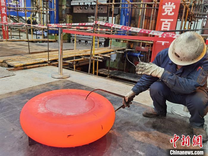 世界最大300MN等温模锻液压机项目热试成功