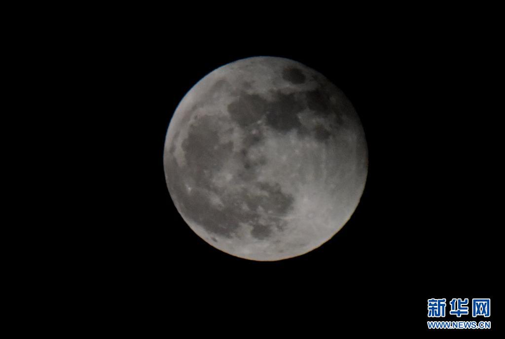 “超级红月亮”