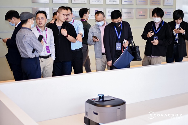 清洁机器人迈入商用赛道 掘金千亿级市场