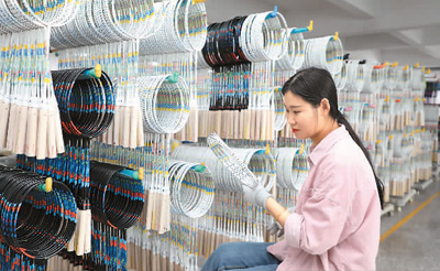 领先一“布” “织”就低碳未来