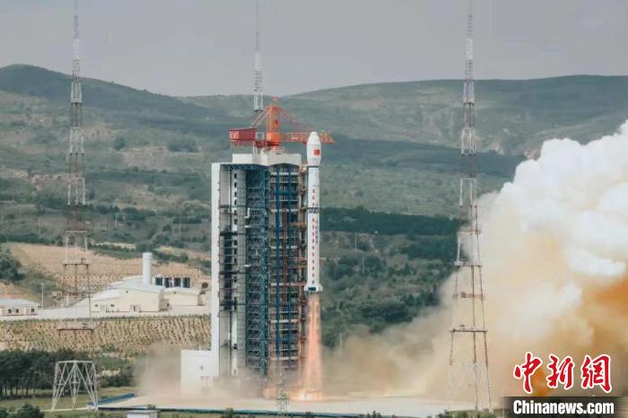 “少年星”圆“太空梦”上海首颗科普教育卫星发射