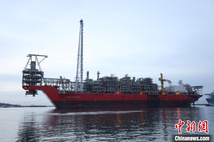 “巨型海上石油加工厂”“福林”轮在辽宁大连完工开航