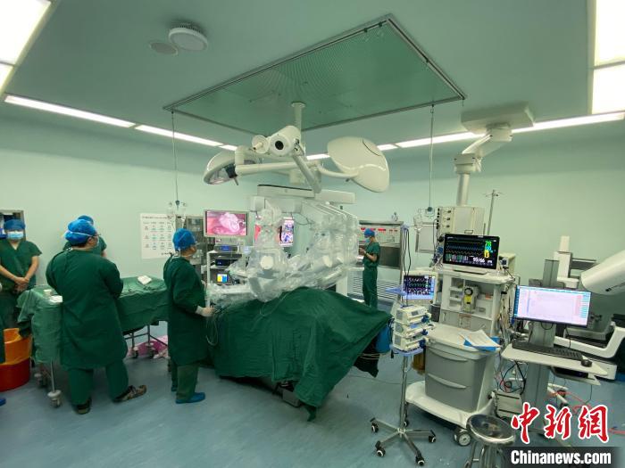 运用5G超远程机器人 浙江医生“横跨万里”操刀新疆手术