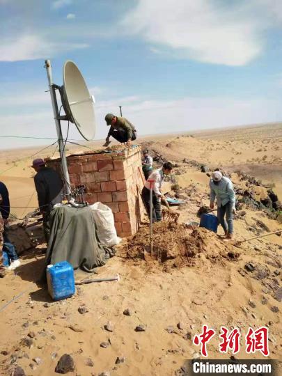 阿拉善荒漠草原“黑科技”：北斗卫星找骆驼、百公里外“蹭”wifi
