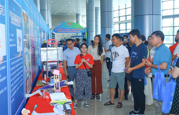 第二届南宁市“燎原计划”科创研学助力“双减”展示活动举行