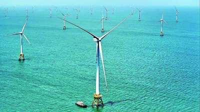 全球首台16兆瓦超大容量海上风电机组并网发电