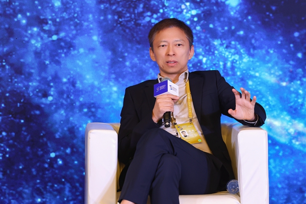 乌镇峰会张朝阳评aigc十年之内不能低估两年之内不能高估