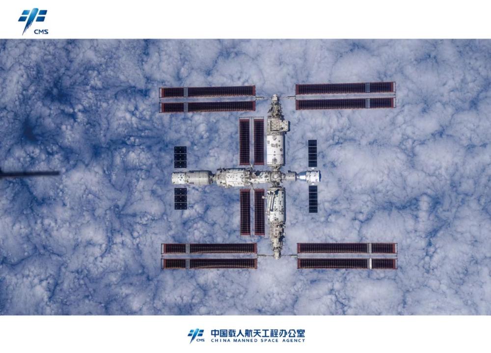 官方发布！中国空间站首张超高清全身照