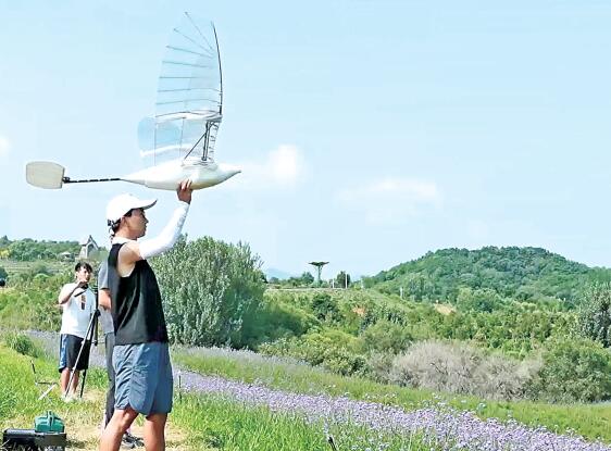 低空飞行器的高科技之翼——访低空经济领域的青年科技工作者