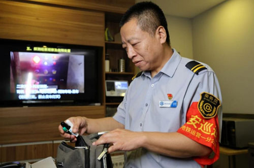 “三伏天”里 地铁司机的“双向奔赴”