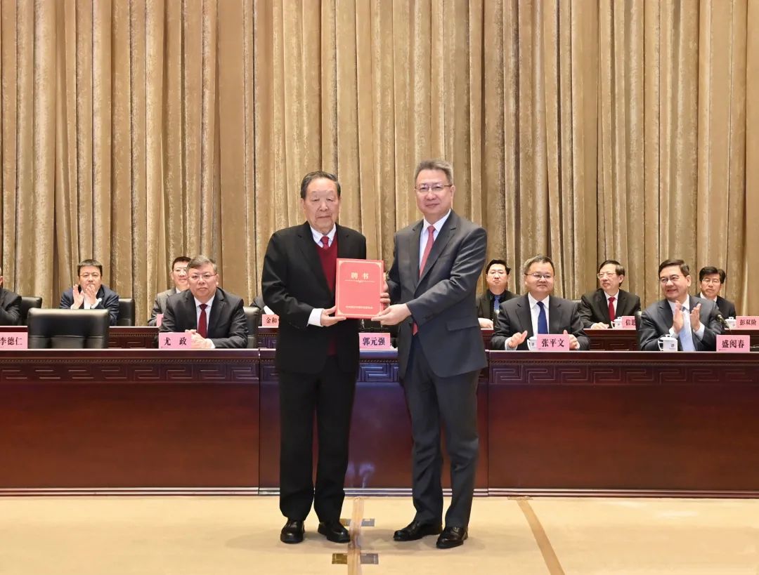 武汉全市科技创新大会举行