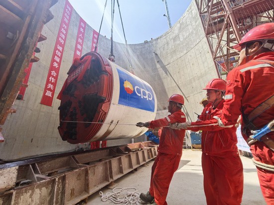 中国石油承建的首个海底盾构工程进入掘进阶段