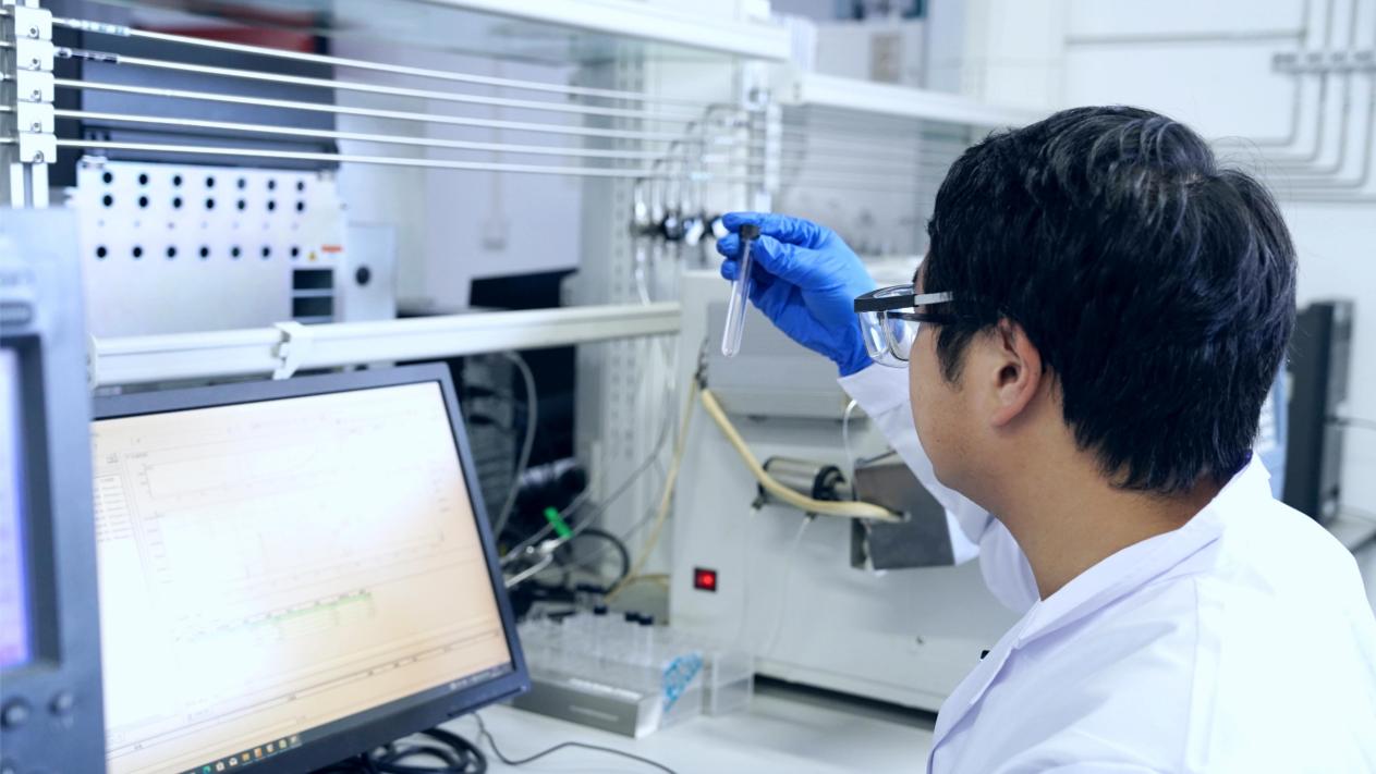 我国科学家实现常温氢气异裂，为绿色化工开辟新路径