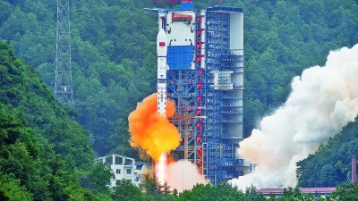 试验三十号卫星01、02星成功发射