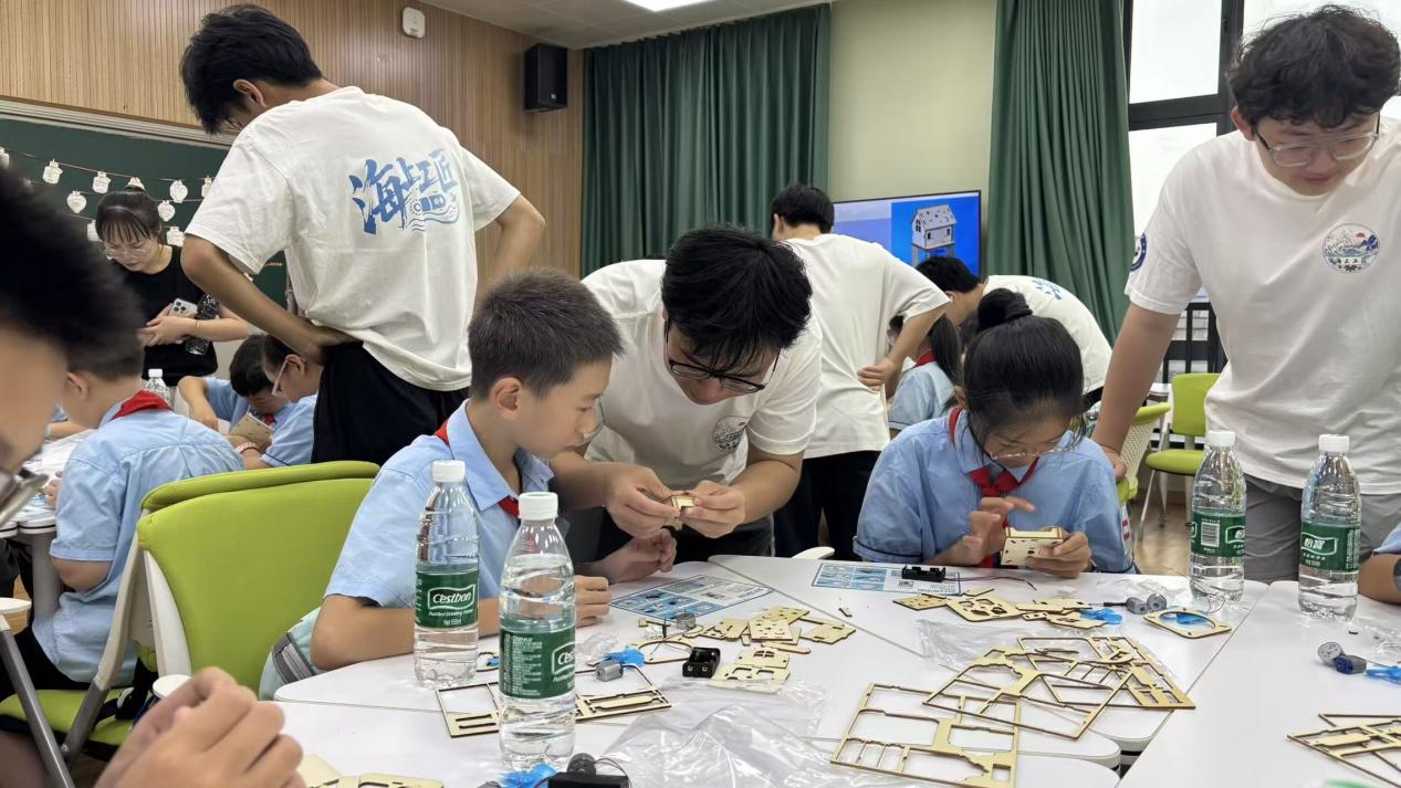 浙江海洋大学“海上工匠养成记”开展海洋机械创新科普研学活动