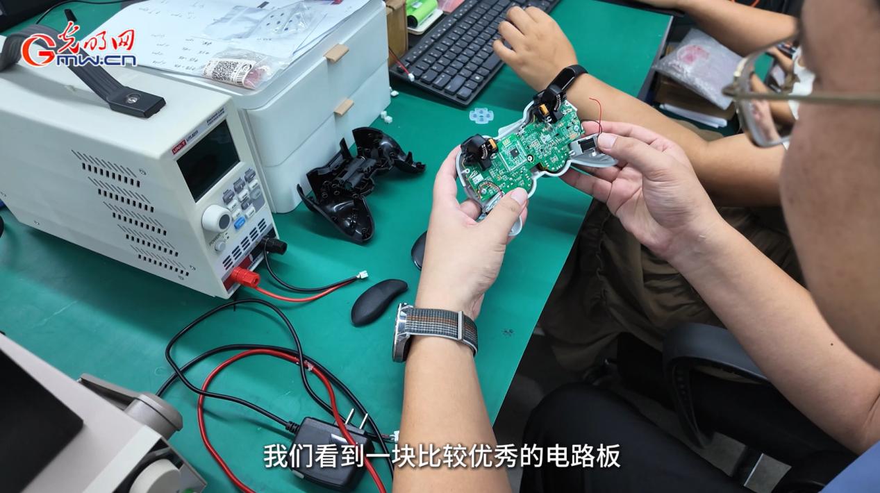 行行出状元｜电子电路设计师杨宝珠：做数字世界的“隐形建筑师”
