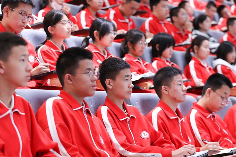 “同一堂课——解码国之重器” 第三课开讲 揭秘多模态成像如何“看见生命的秘密”