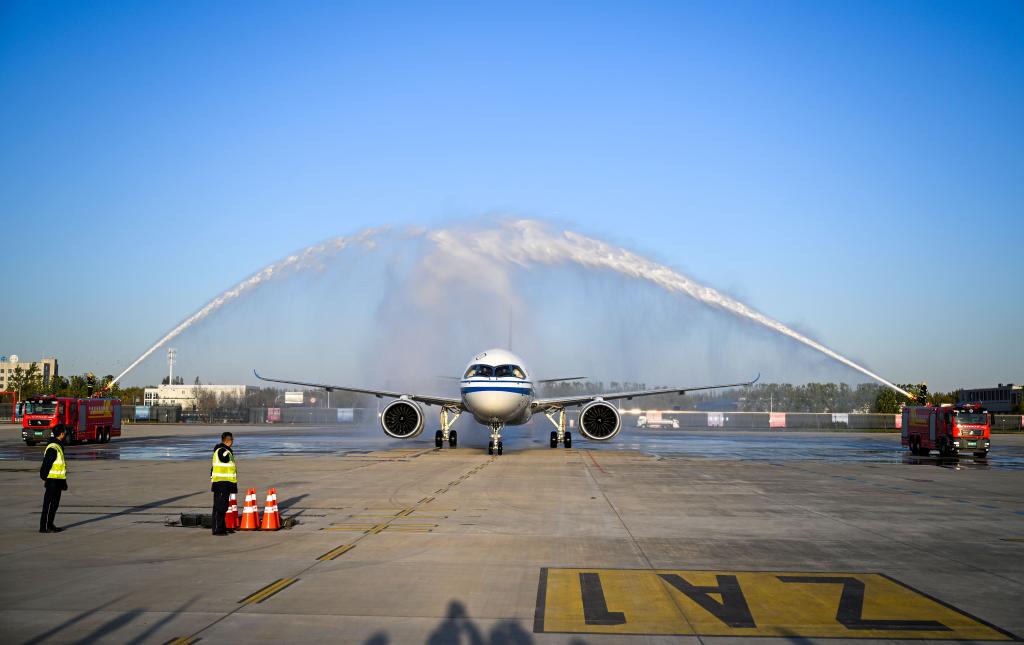 国航C919重飞“两航起义”北飞航程