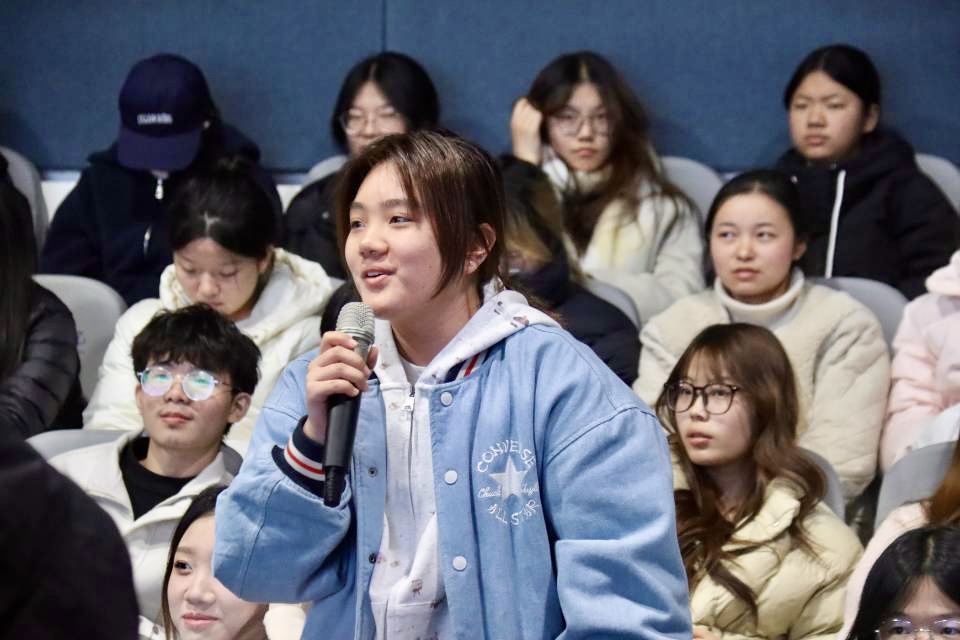 “科学家精神百场讲坛”走进黄冈师范学院