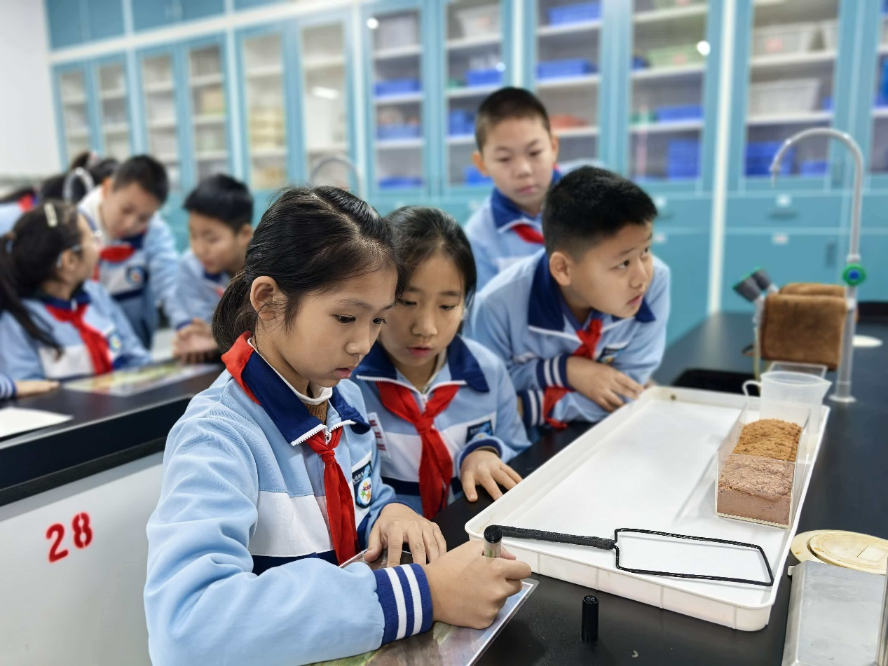 全链条贯通，这堂科技课把“大国重器”搬进课堂