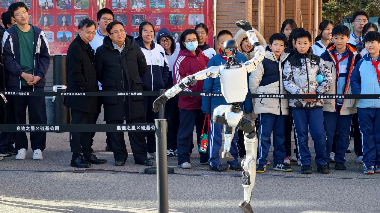 全链条贯通，这堂科技课把“大国重器”搬进课堂