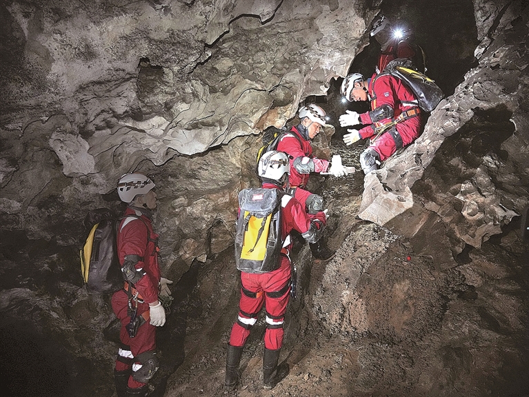 我国圆满完成首次航天员洞穴训练 我国圆满完成首次航天员洞穴训练