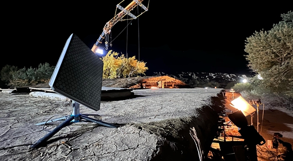 大漠里的通信生命线——电影《镖人》背后的硬核科技