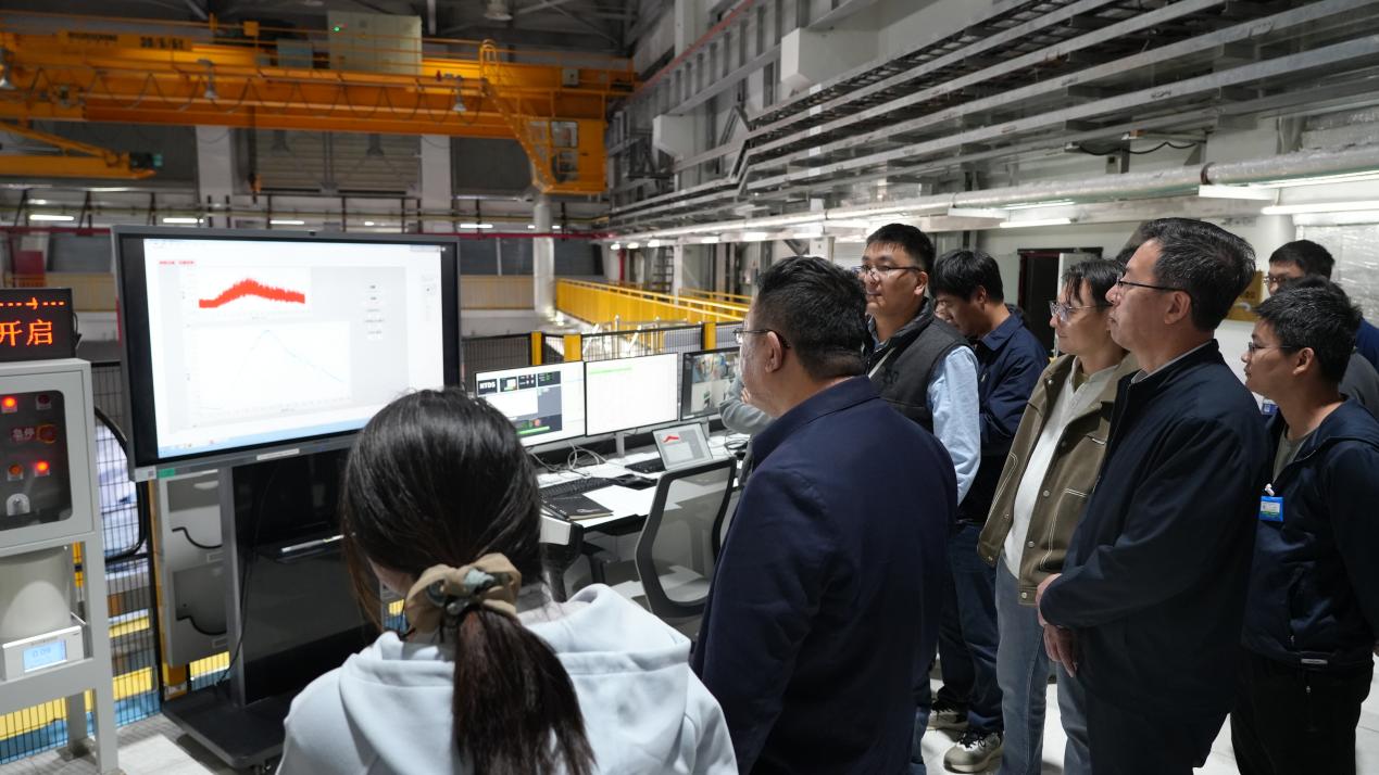 中国散裂中子源二期工程首个线站成功出束