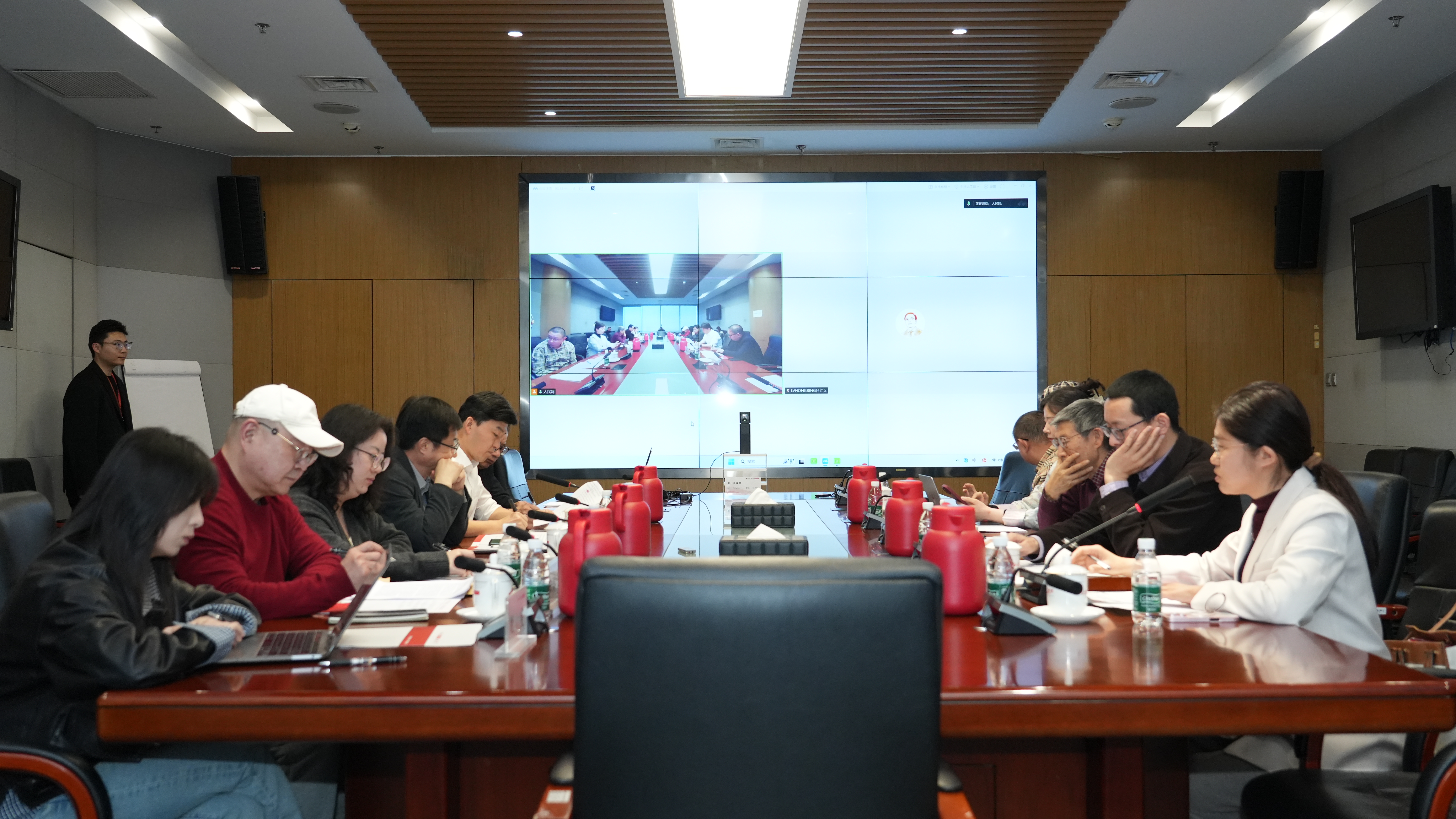 专家共议微短剧健康发展：统一审查标准，提升文化出海质量